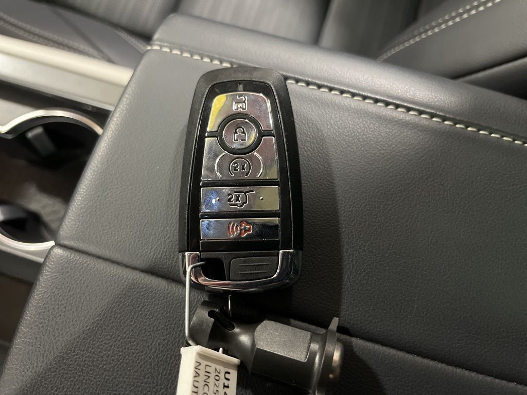 2025 Lincoln Nautilus Reserve