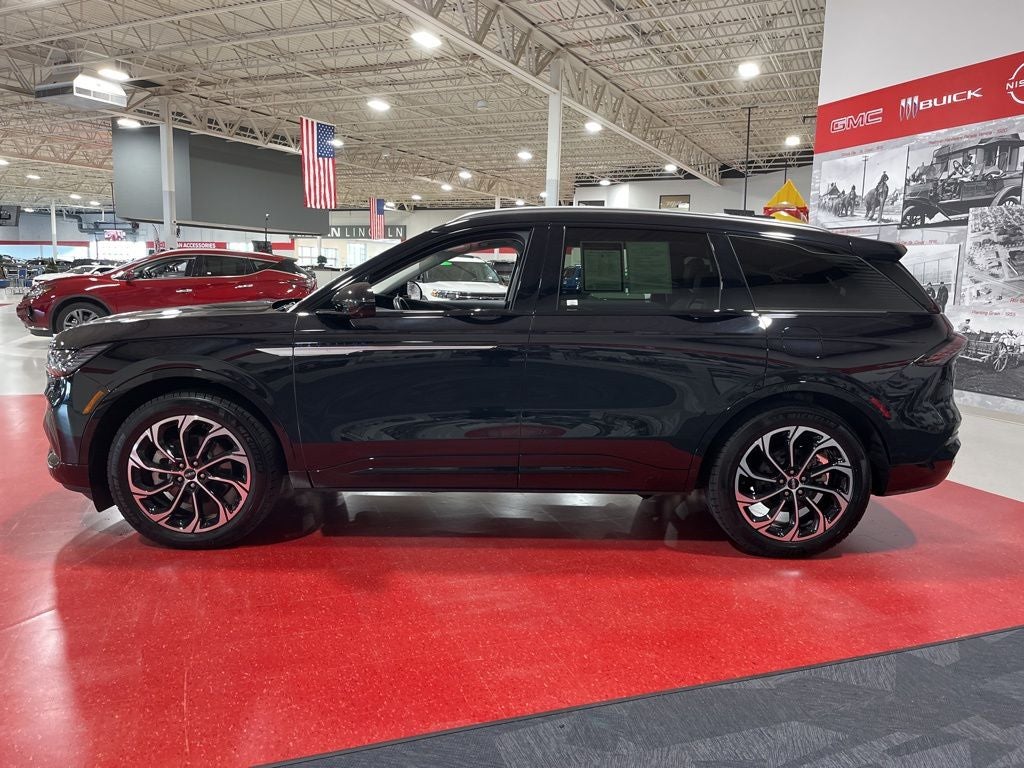 2025 Lincoln Nautilus Reserve