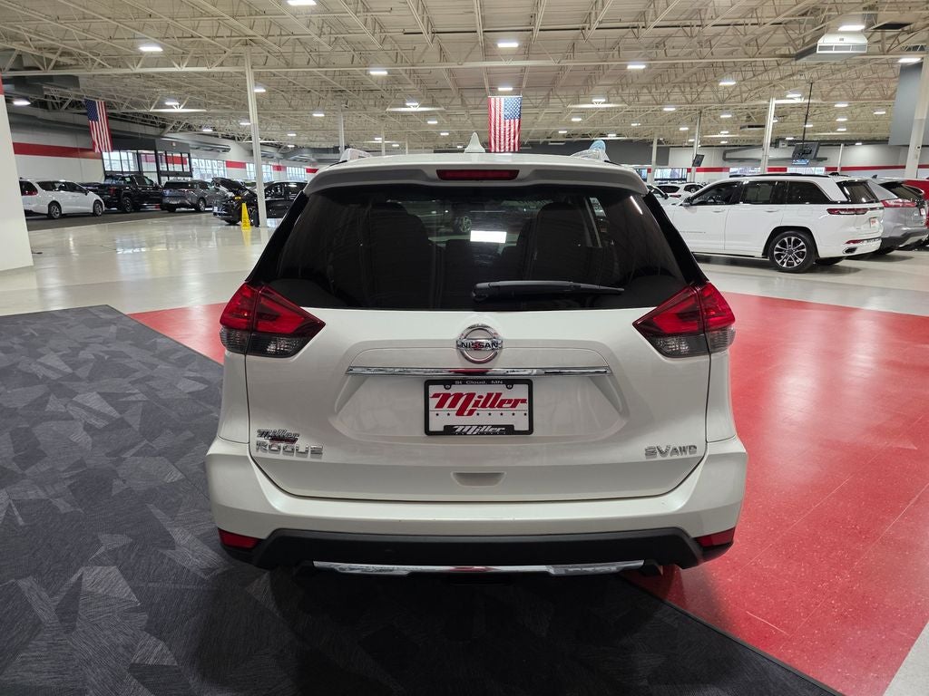 2017 Nissan Rogue SV