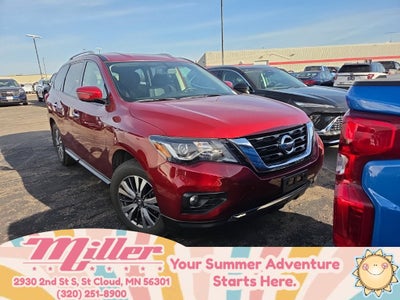2019 Nissan Pathfinder SV