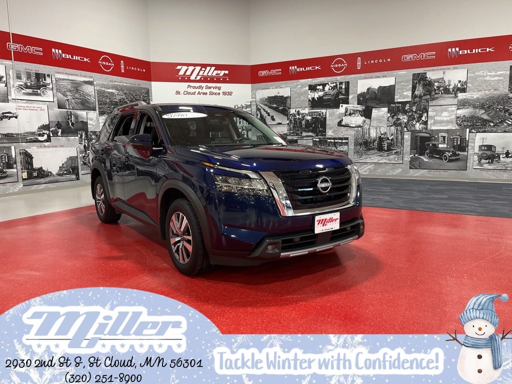 2022 Nissan Pathfinder SL