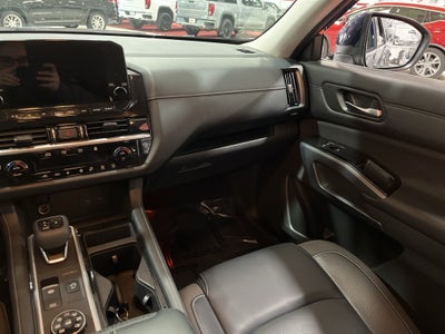 2022 Nissan Pathfinder SL