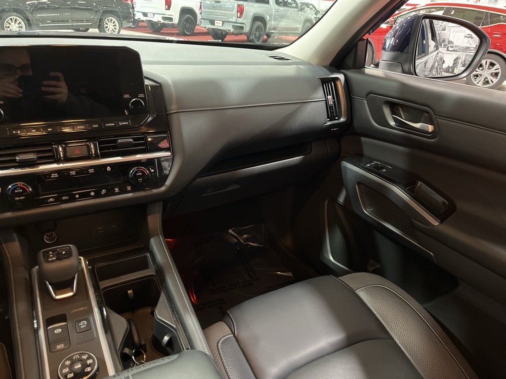 2022 Nissan Pathfinder SL