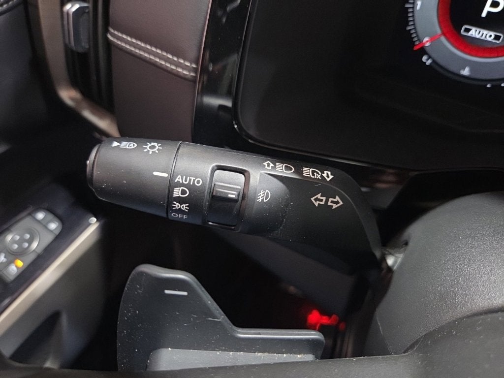 2022 Nissan Pathfinder Platinum Carbravo CPO