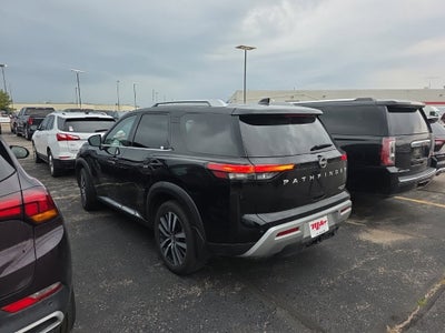 2022 Nissan Pathfinder Platinum