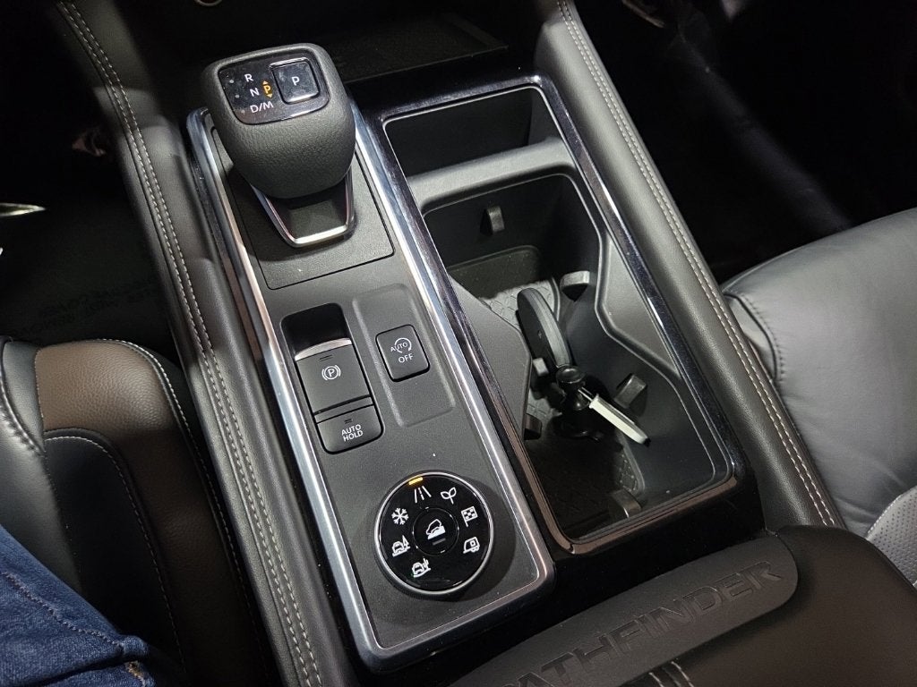 2022 Nissan Pathfinder Platinum Carbravo CPO