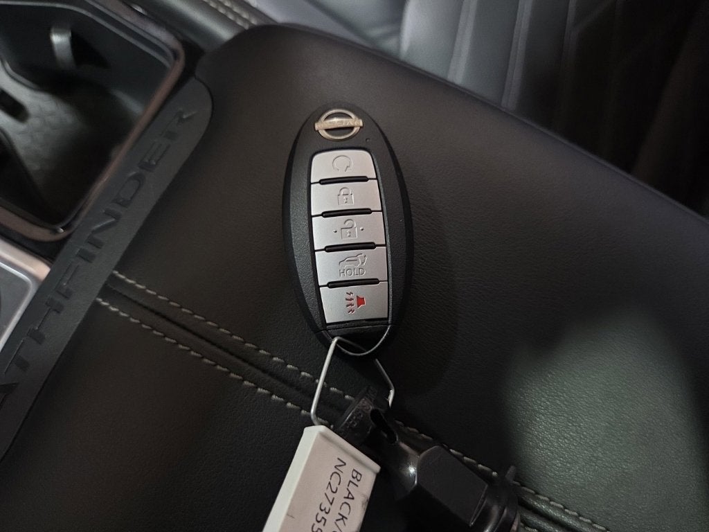 2022 Nissan Pathfinder Platinum Carbravo CPO