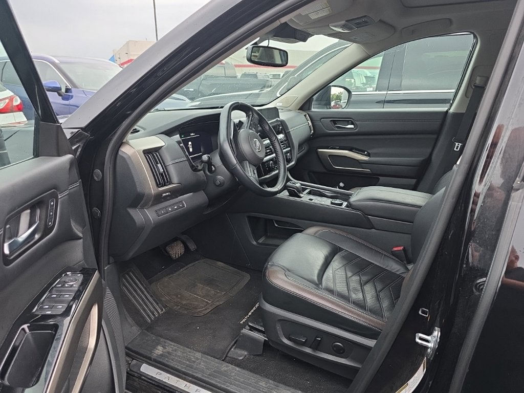 2022 Nissan Pathfinder Platinum
