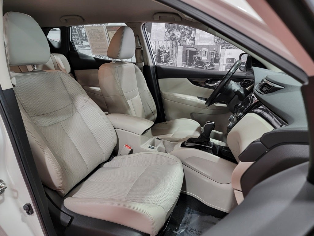 2022 Nissan Rogue Sport SL