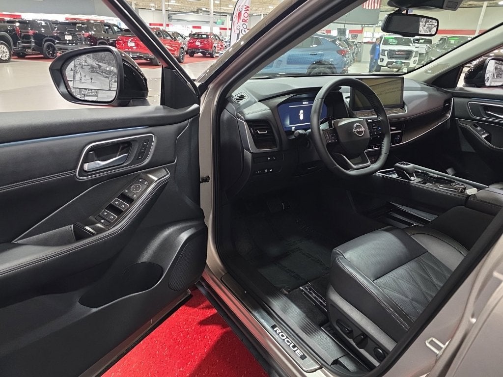 2026 Nissan Rogue Platinum Carbravo CPO