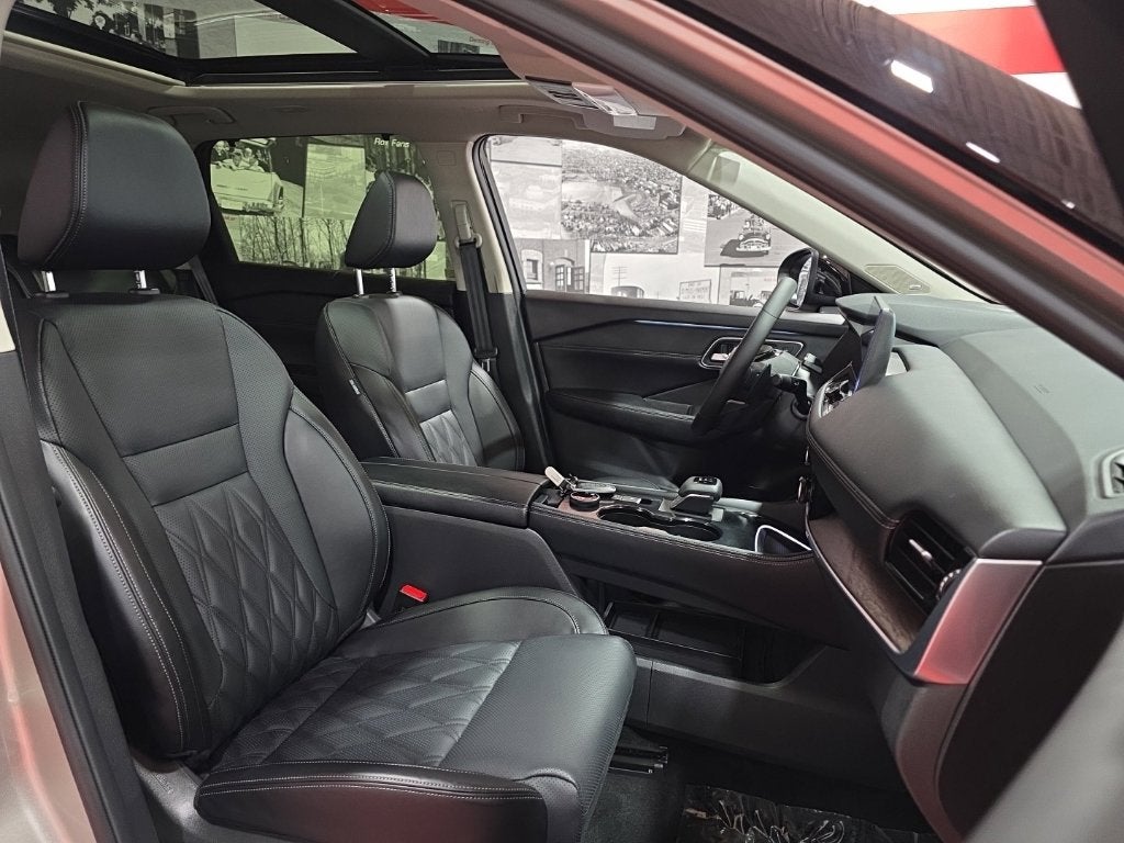 2026 Nissan Rogue Platinum Carbravo CPO