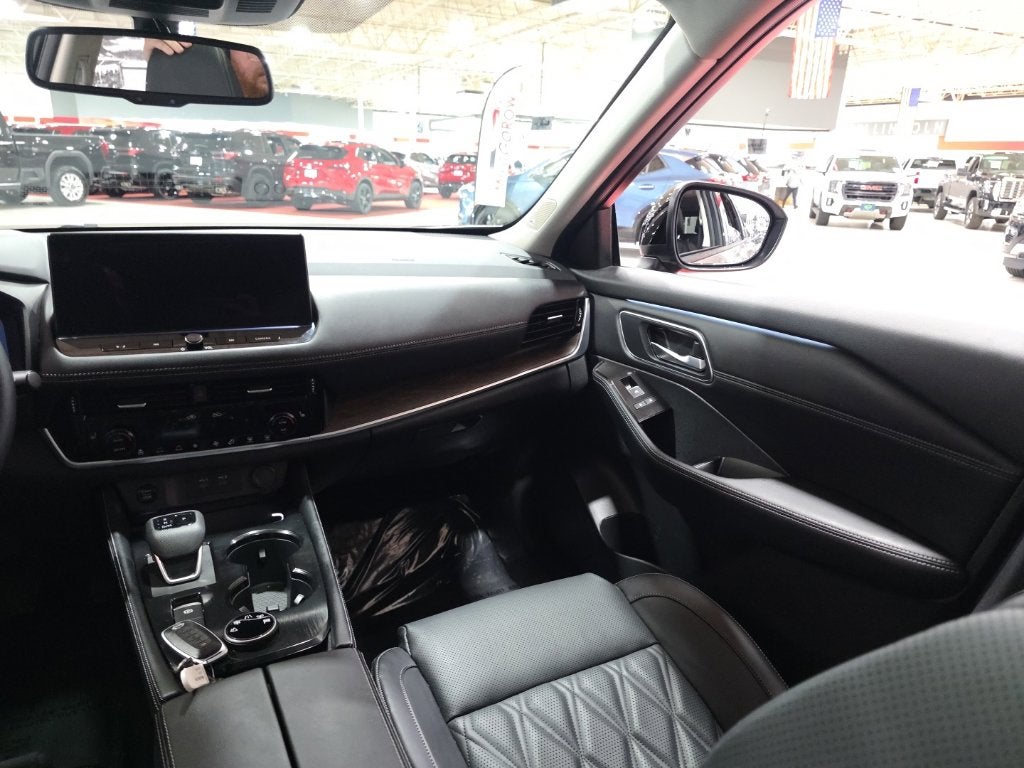 2026 Nissan Rogue Platinum Carbravo CPO